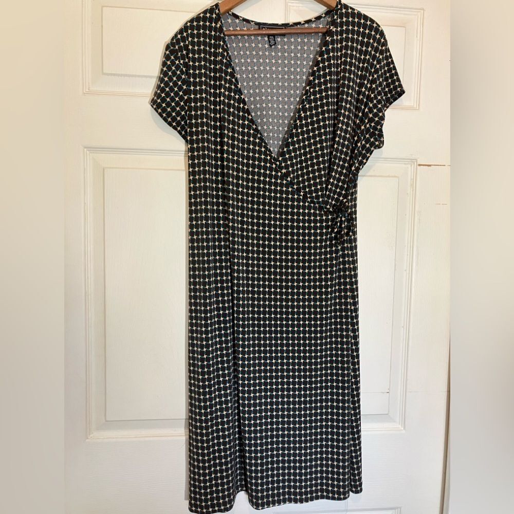 Element Z faux wrap dress, short sleeve, pattern, excellent condition, PXL - Picture 1 of 3
